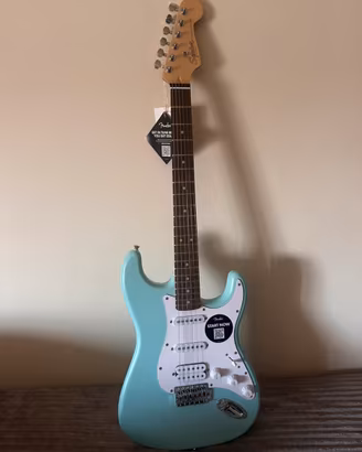 Squier by Fender Strat chitarra elettrica