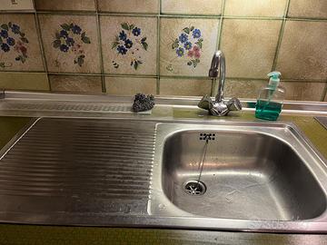 Lavello in acciaio ina vasca con sgocciolatoio