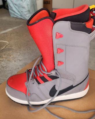 Scarpone snowboard Nike Vapen taglia 44,5