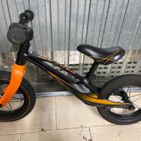 Balance bike in MAGNESIO