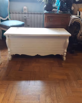 Cassapanca in legno massello