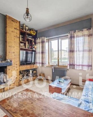 Casa indipendente di 345 m² con 5 locali a Campi B