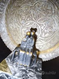 Innamorati, scultura in bronzo di Nino Tassone.