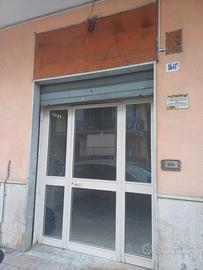 Locale commerciale 40 mq fronte strada