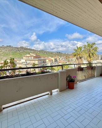 Appartamento di 145 m² con 5 locali e box auto a A