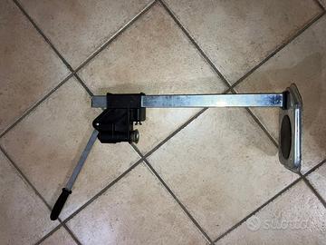 Tappatrice per bottoglie in vetro