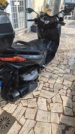 Moto xmax 400