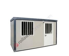 Box con impianto elettrico pavimento e porta