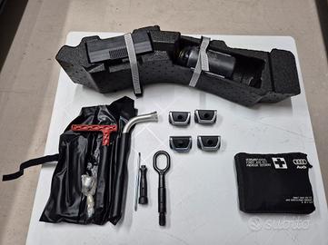 Set attrezzi Audi