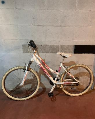 Mountain bike donna Atala