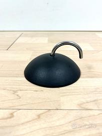 Fermacarte Tokelau in ghisa e metallo di Enzo Mari