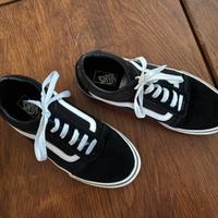 Vans Old Skool nere con banda bianca