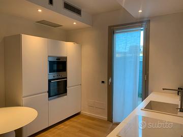 Appartamento 5 locali 2 bagni Box doppio Giardino