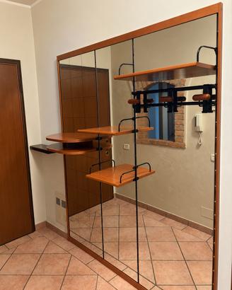 Parete ingresso in rovere componibile con specchi