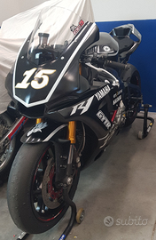 Yamaha R1 Pronto Pista