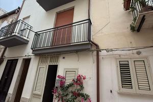 Appartamento su 2 livelli centro storico Alcamo