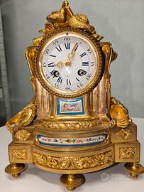 orologio da tavolo in bronzo dorato 