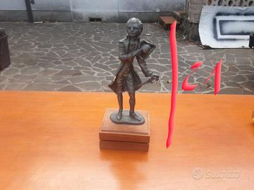 Statuetta in peltro