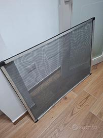 Zanzariera estensibile con telaio in alluminio