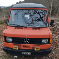Mercedes 207D camper