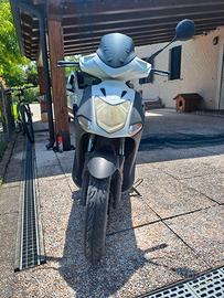 venzo pezzi di ricambio motorino kymko 200i