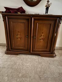 Mobile antico due ante in legno