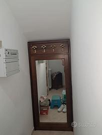 attaccapanni  con porta segreta 