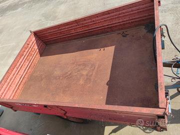 Carrello agricolo ribaltabile trilaterale