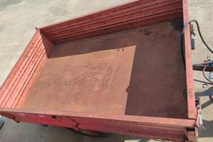 Carrello agricolo ribaltabile trilaterale