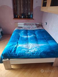  scrivania e letto piazza e mezza grande 