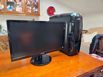computer fisso con monitor