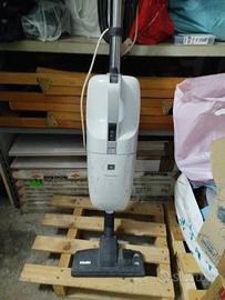 Aspirapolvere Miele con filo funzionante e potente