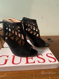 Scarpa con tacco Guess