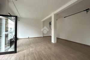 NEGOZIO A MONTEBELLUNA