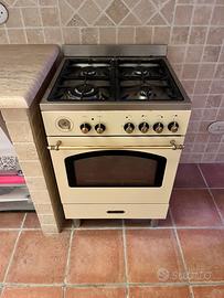Cucina a gas Fratelli Onofri vintage con forno