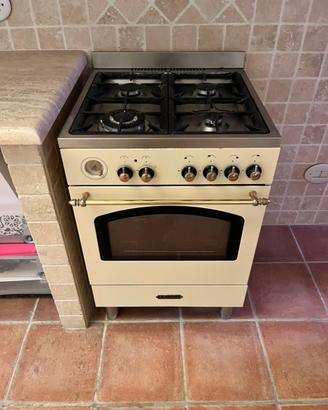 Cucina a gas Fratelli Onofri vintage con forno