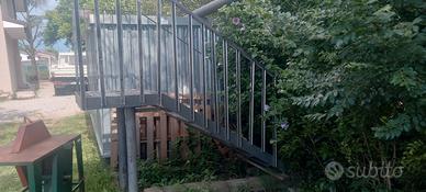 scala per piscina in ferro
