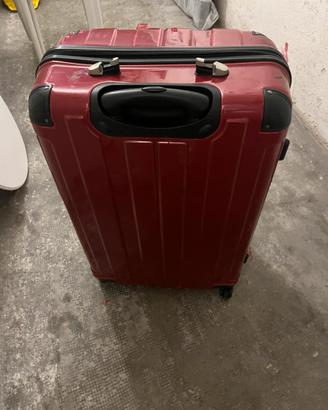 Valigie da viaggio danneggiate
