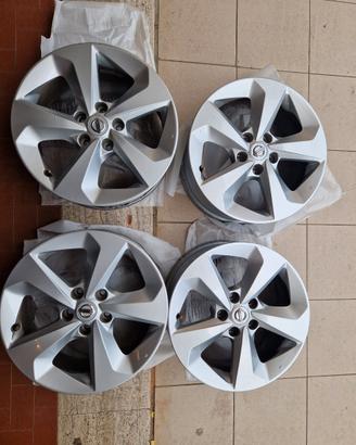 Cerchi nissan 17" con sensori tpms