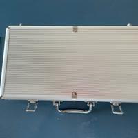 Set nuovo di fiches da poker