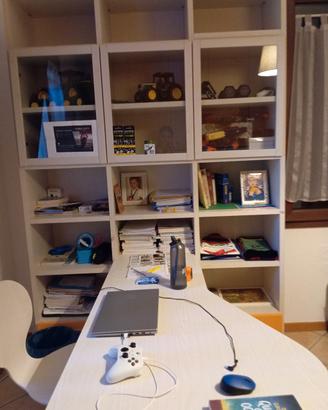 libreria con scrivania 