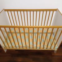 lettino bimbi in legno con materasso