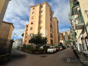 5 LOCALI A NAPOLI
