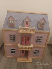 Casa delle Bambole in legno