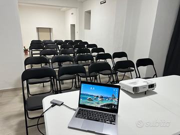 Sala riunioni disponibile a Messina Via C.Valeria