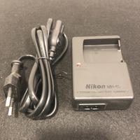 Caricabatteria Nikon  MH-65