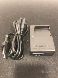Caricabatteria Nikon  MH-65