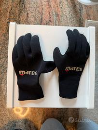 Guanti sub MARES