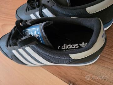 scarpe Adidas, numero 42½