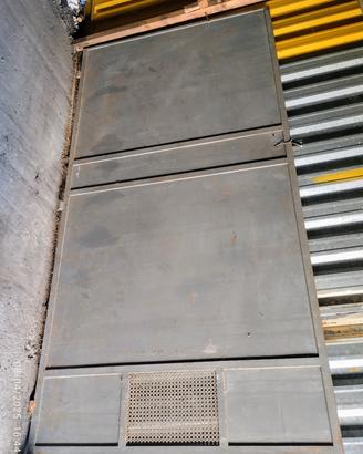 Porta in ferro cantina o garage 